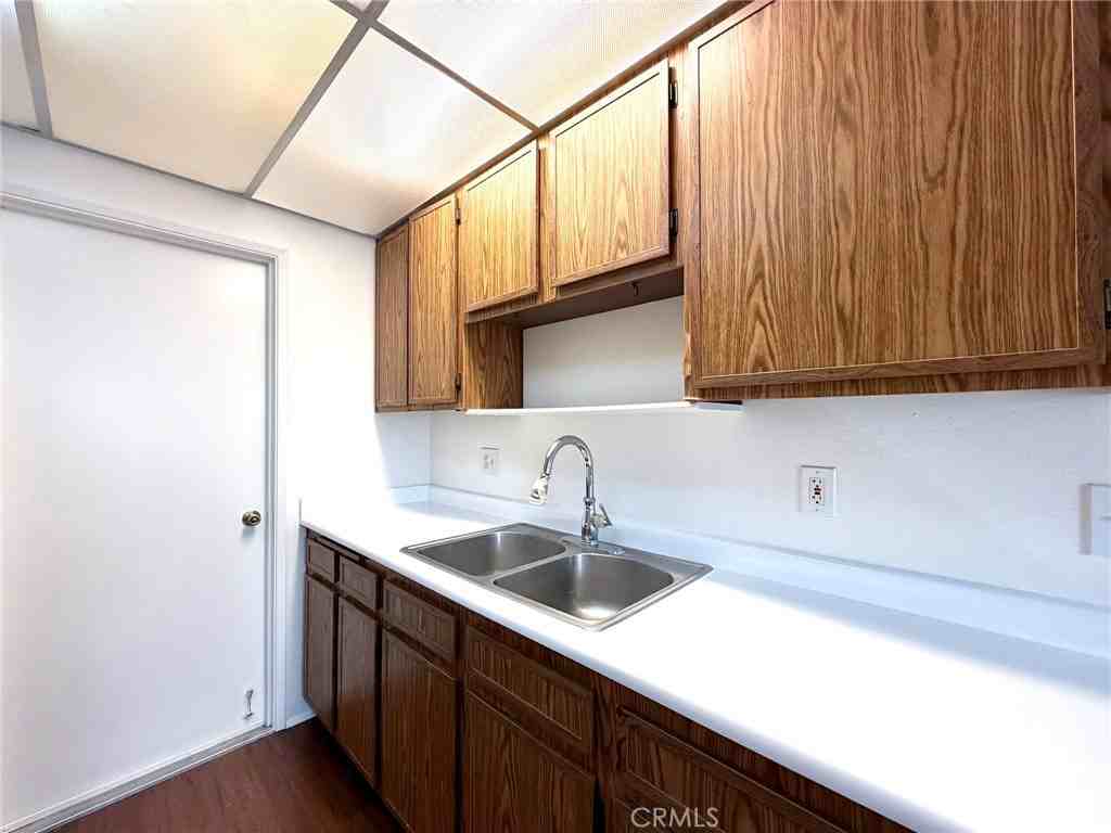 2031 La Mesa Ct #2031 - Photo 7 of 17