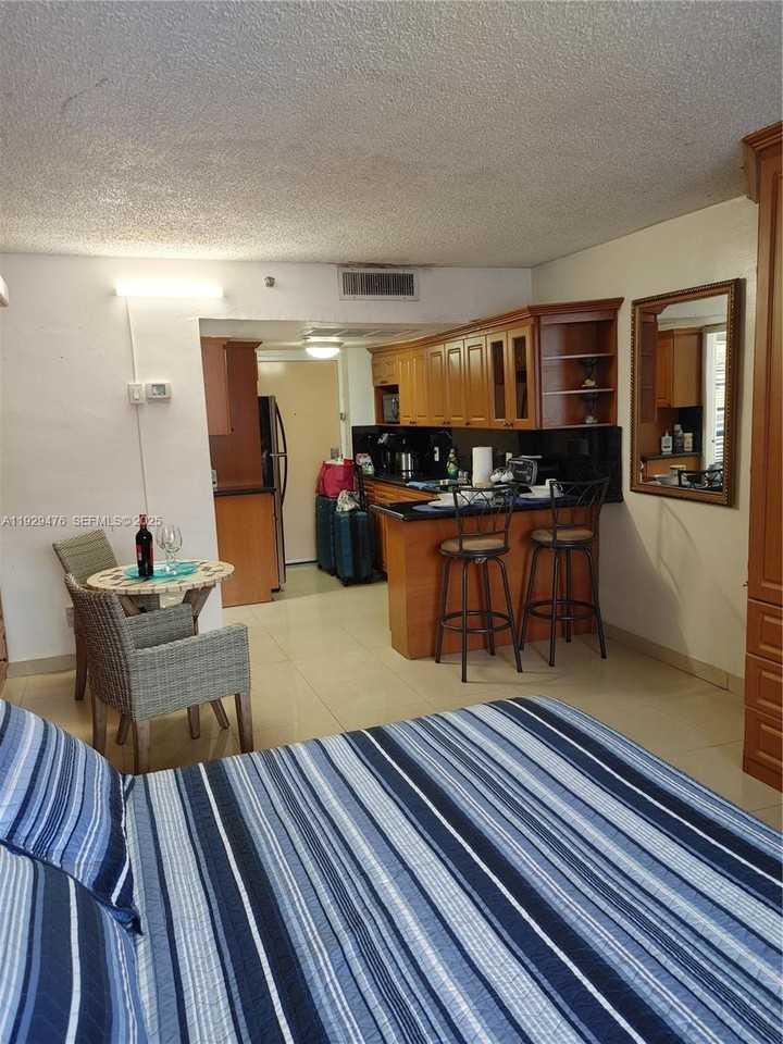 19201 Collins Ave #19201-103 - Photo 2 of 4