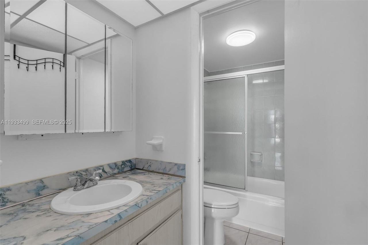 3716 Ne 168th St #3716-302 - Photo 6 of 32