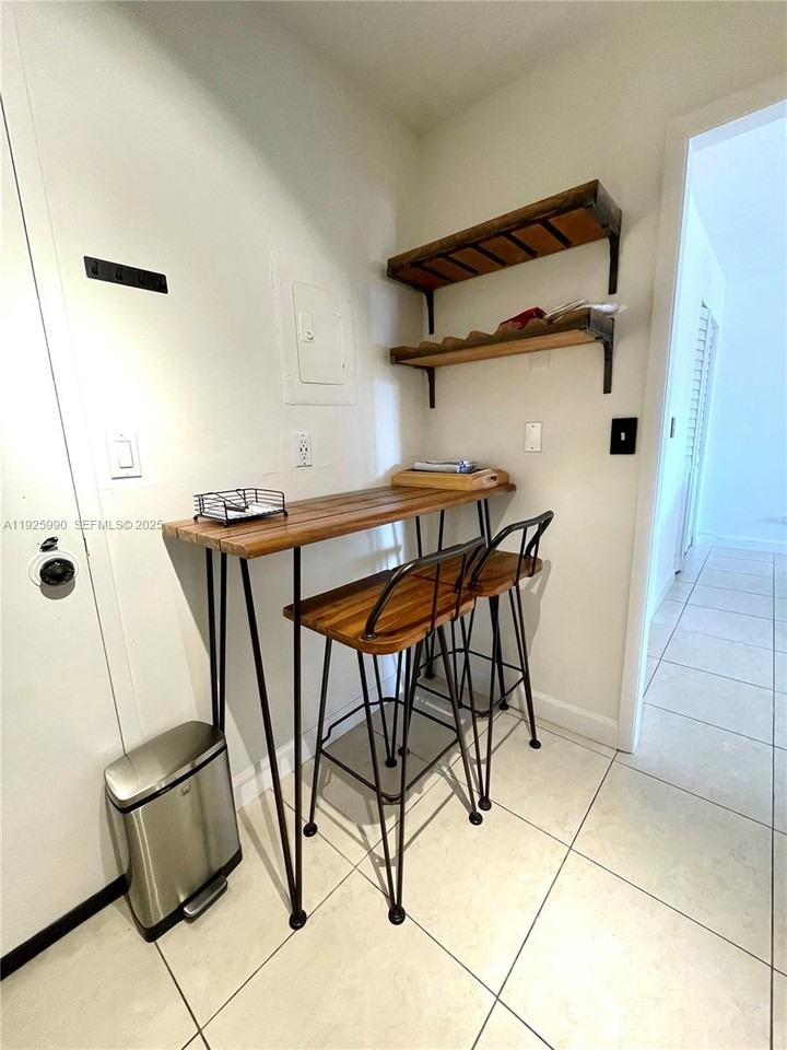 10101 E Bay Harbor Dr #10101-402 - Photo 5 of 34