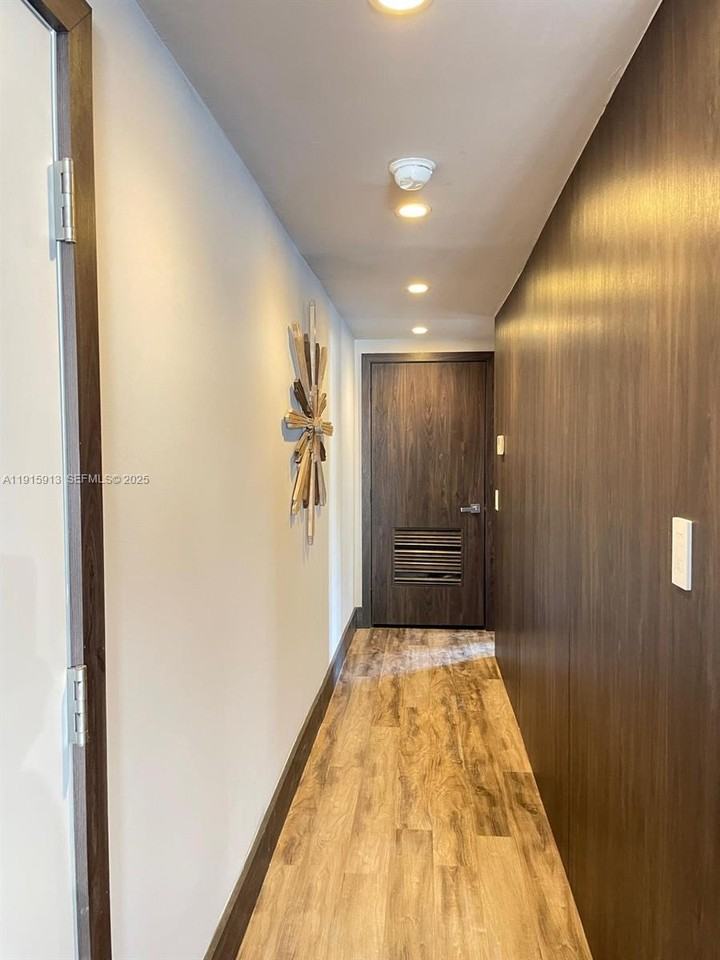 Flamingo-Lummus #610-101 - Photo 2 of 17