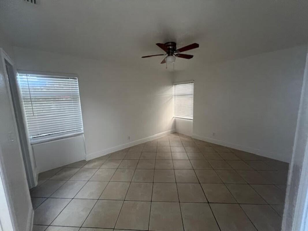 1755 Forest Hill Blvd #1755-17 - Photo 5 of 8