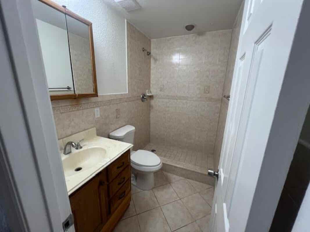 1755 Forest Hill Blvd #1755-17 - Photo 7 of 8