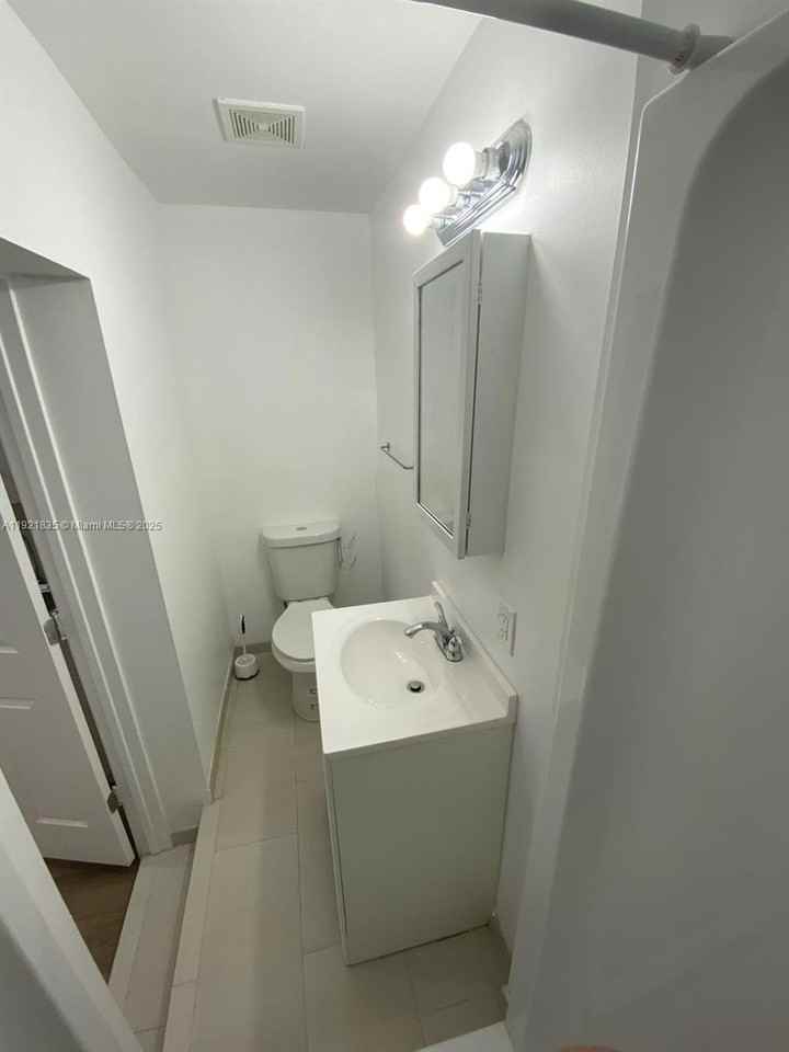 1125 Ne 143rd St #1125-101 - Photo 5 of 6