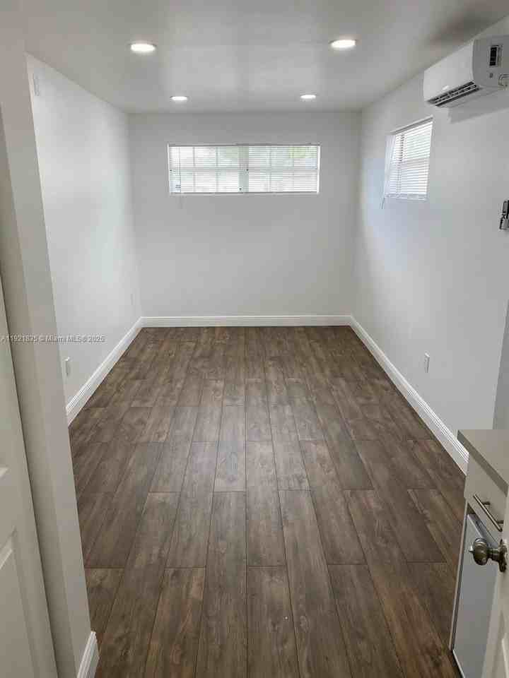 1125 Ne 143rd St #1125-101 - Photo 6 of 6