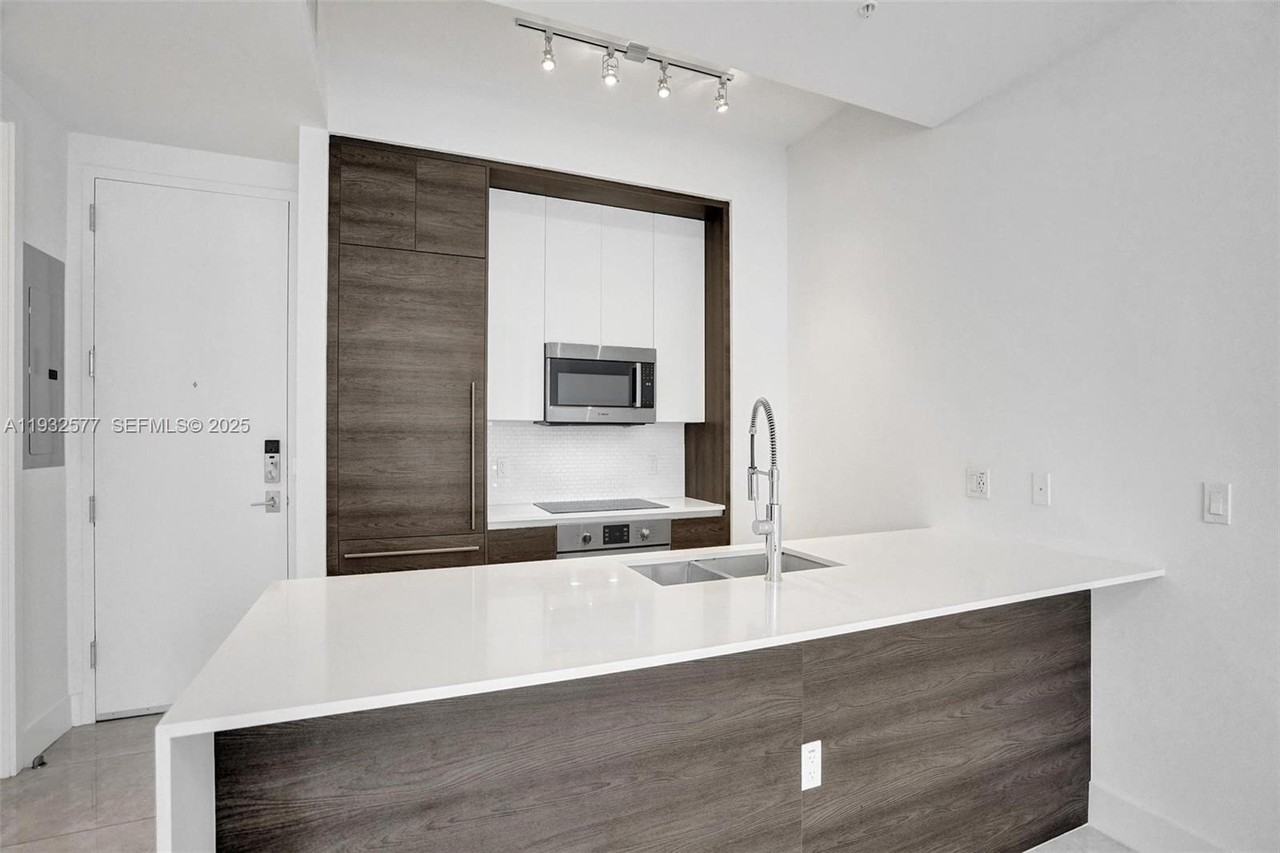 301 Altara Ave #301LPH903 - Photo 4 of 50