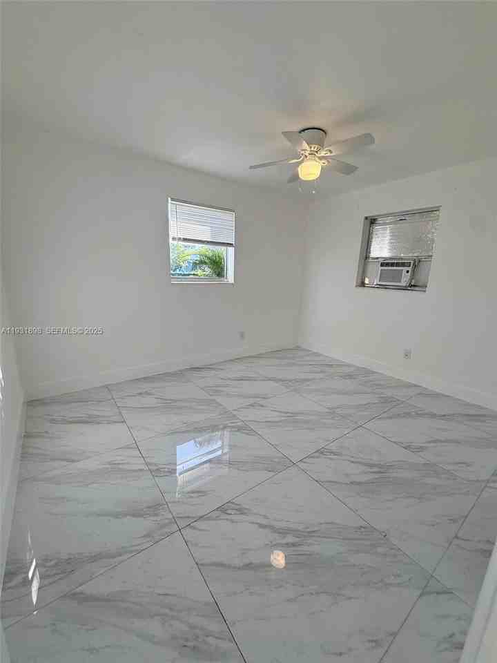 4265 Sw 51st St #4265-1 - Photo 7 of 19