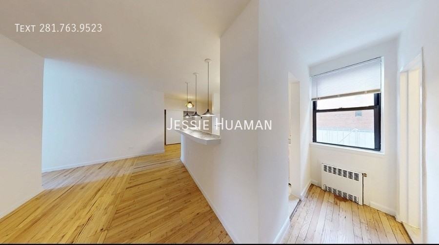 300 1/2 E 65th St #PH - Photo 4 of 9