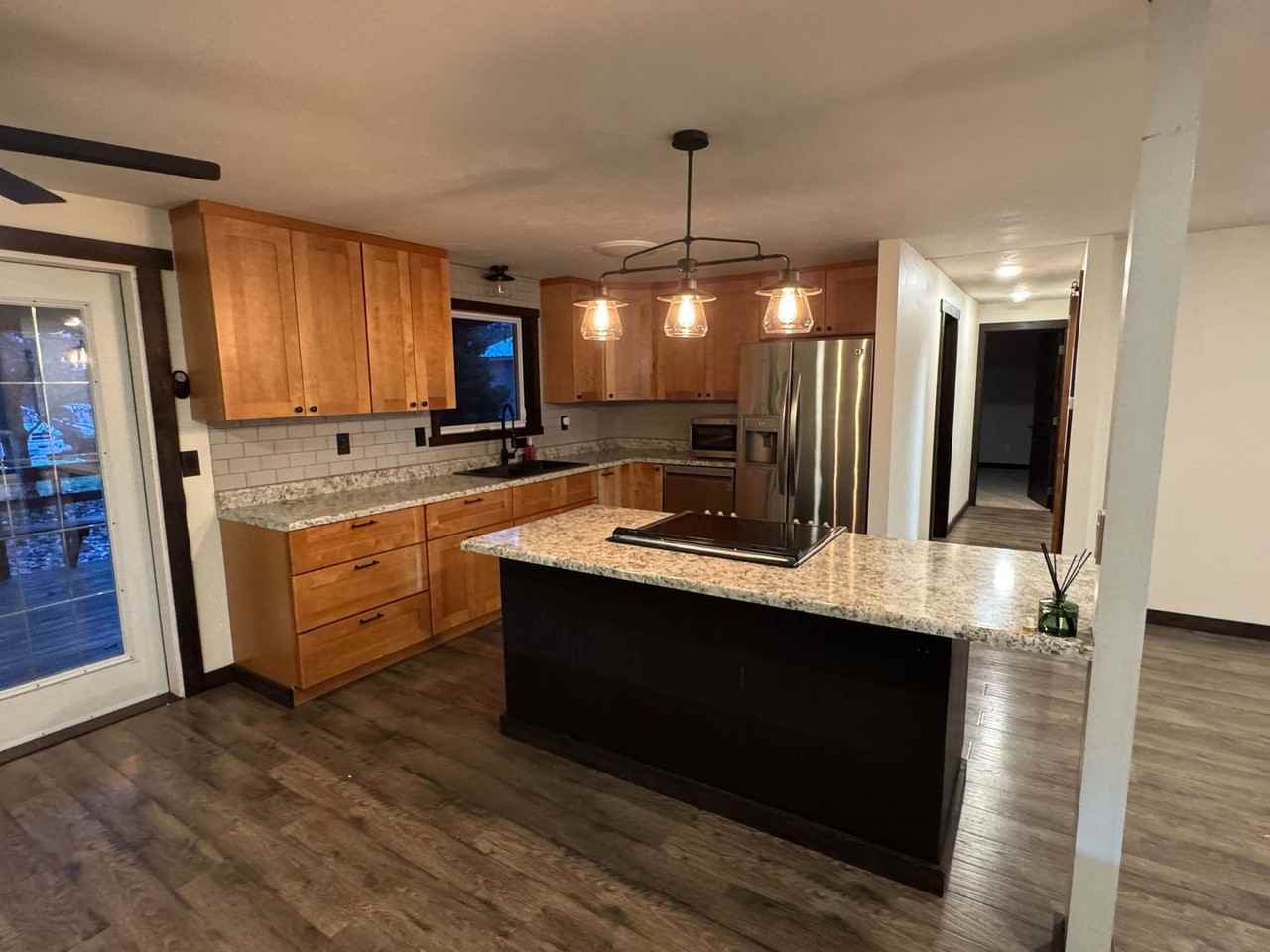 1460 Marjorie St - Photo 6 of 21