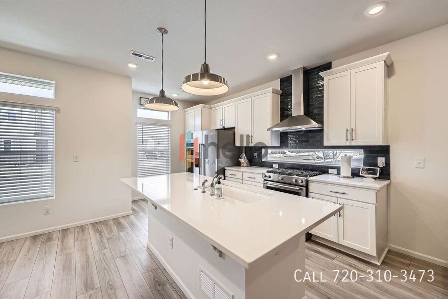 10196 Worchester St - Photo 6 of 27