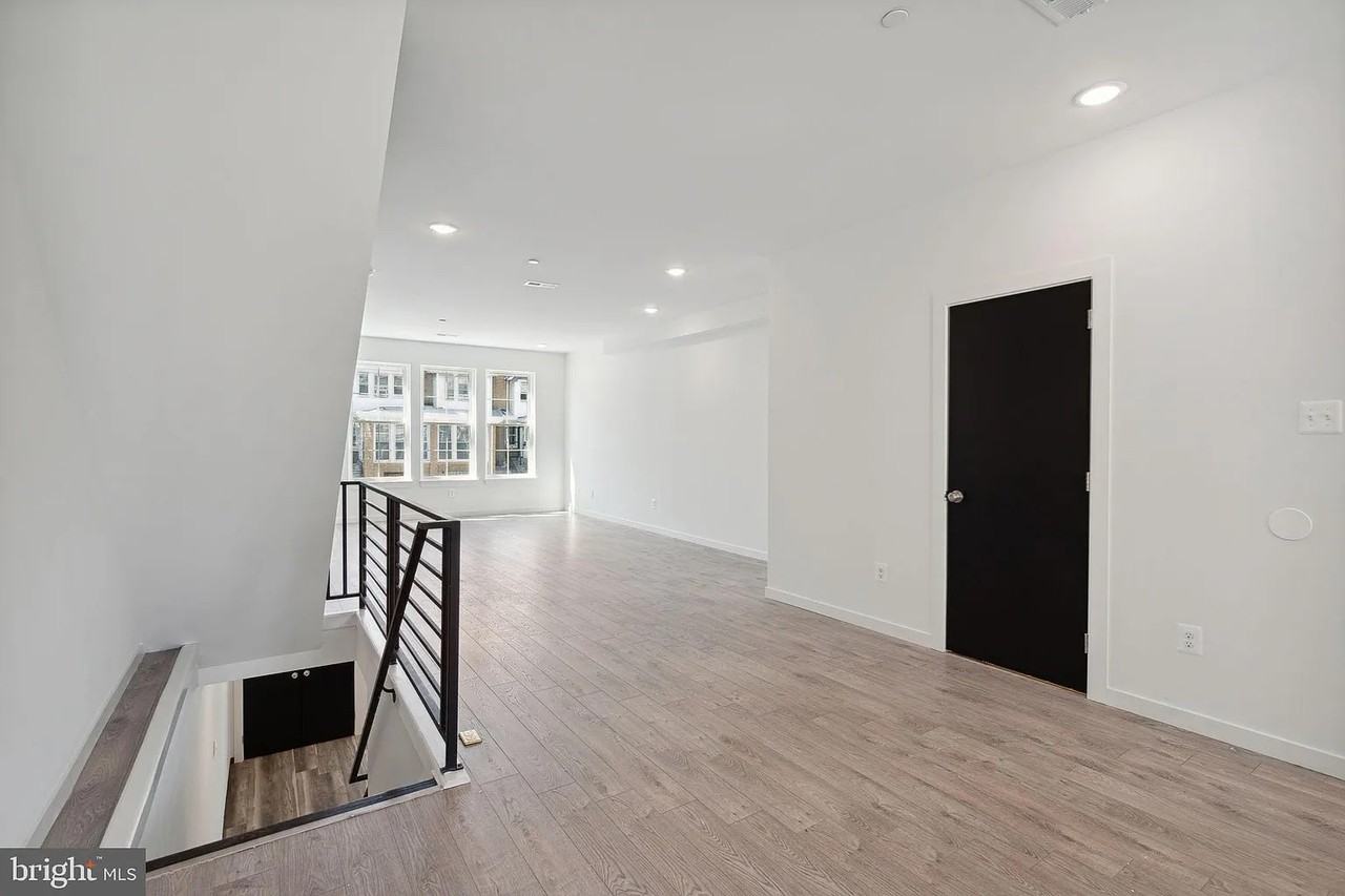 5608 Florence Ave - Photo 4 of 26