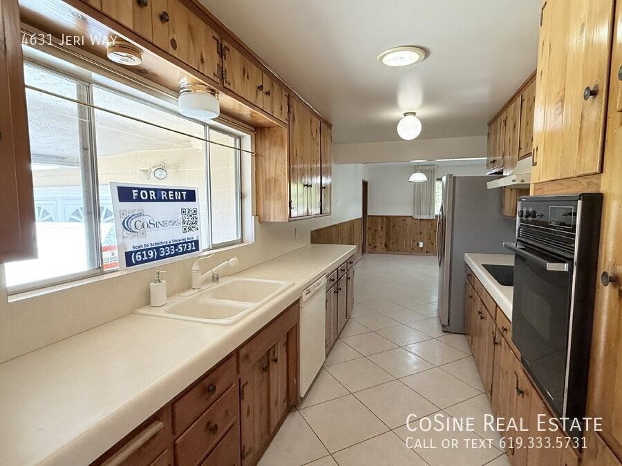 4631 Jeri Way - Photo 3 of 23