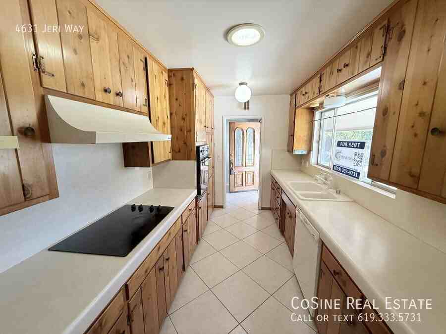 4631 Jeri Way - Photo 4 of 23