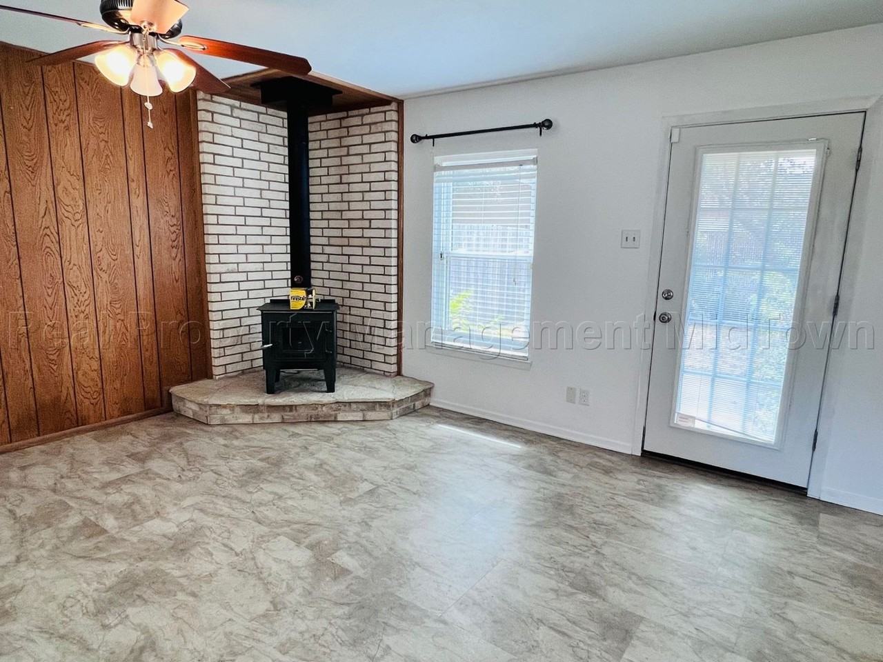 2925 Fairway Dr - Photo 6 of 28