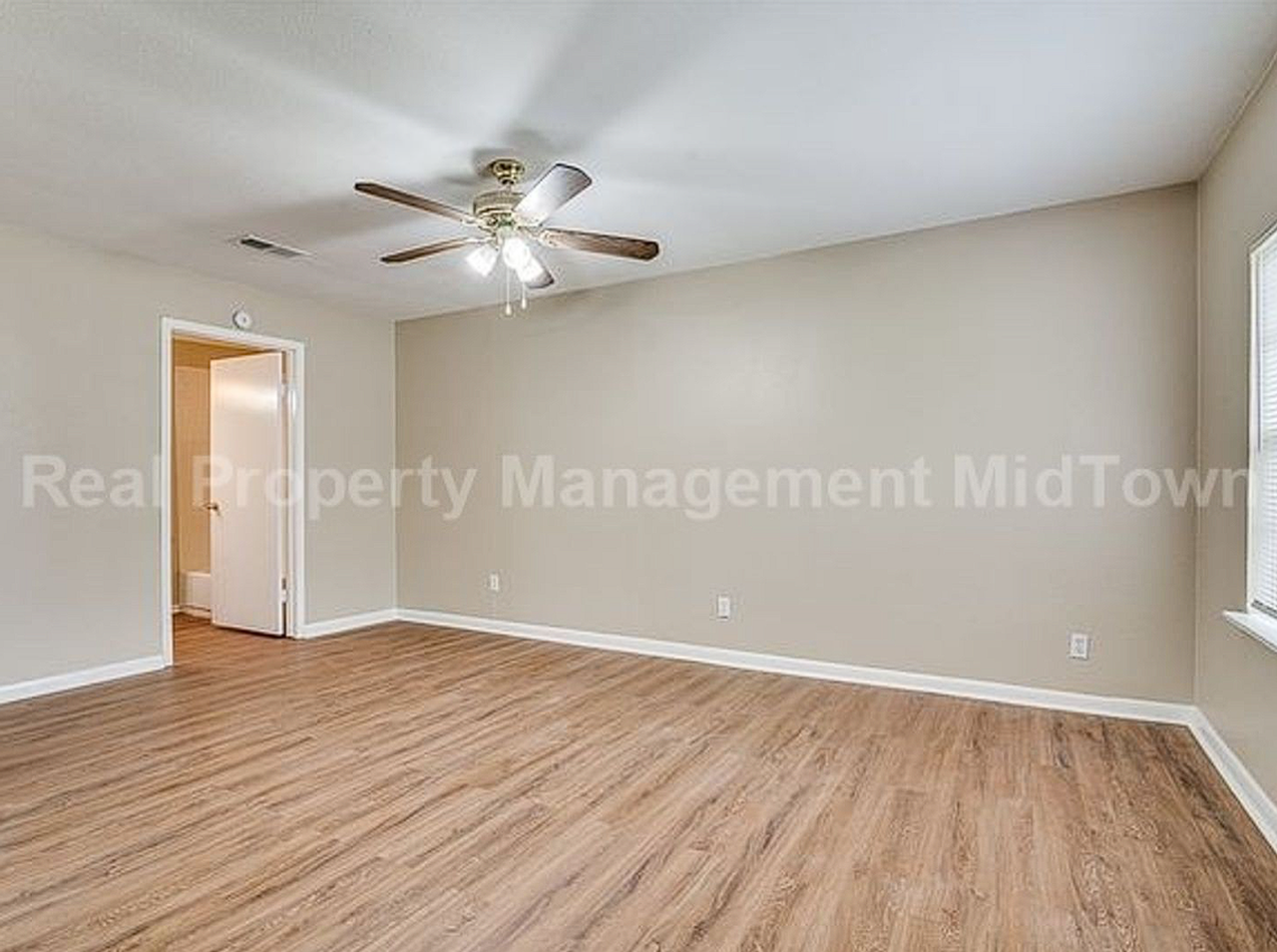 222 Pecos St - Photo 2 of 26