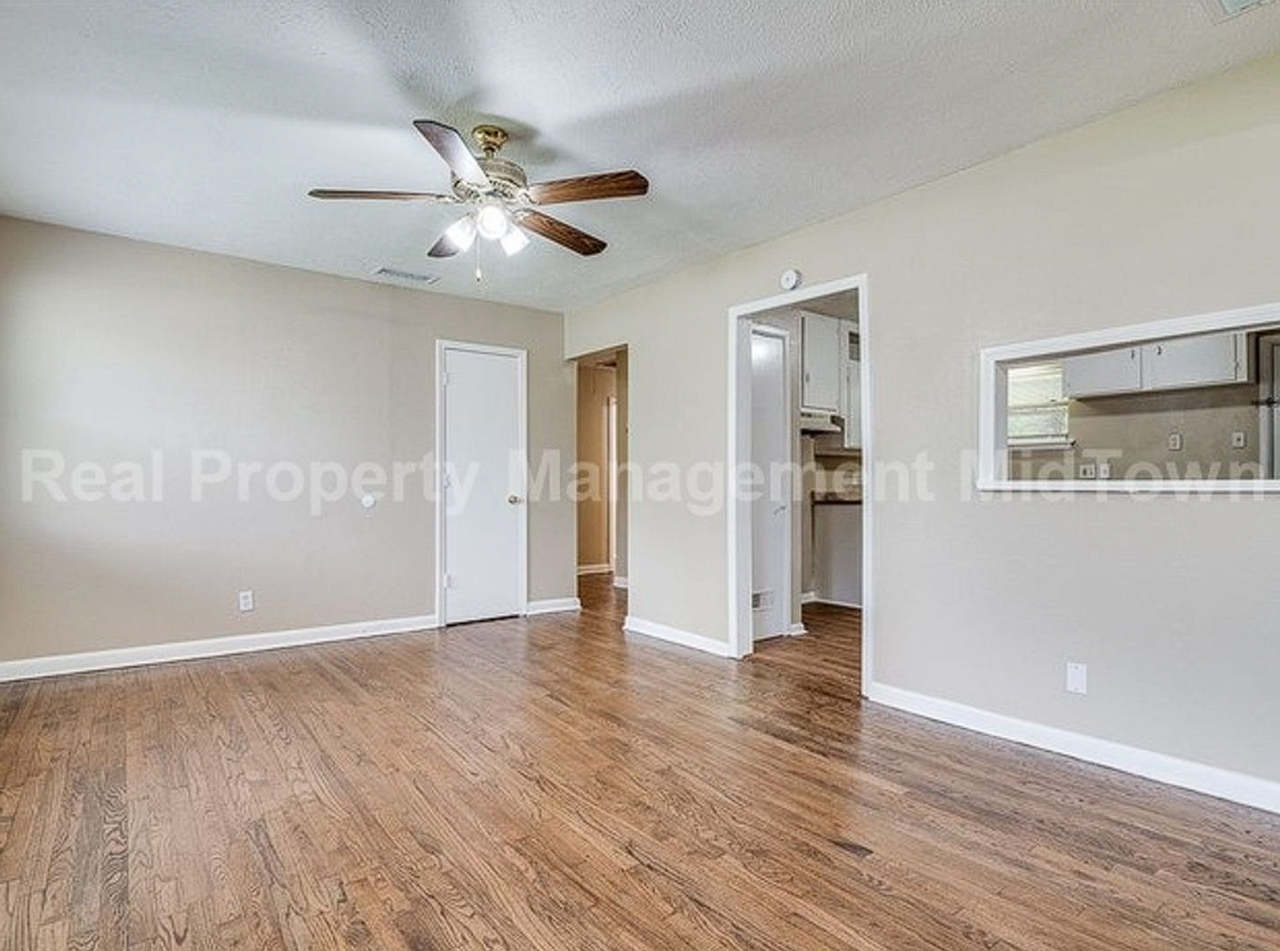 222 Pecos St - Photo 4 of 26