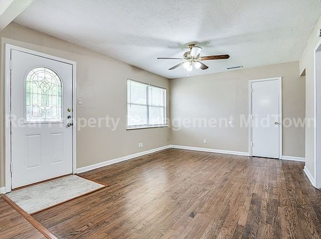 222 Pecos St - Photo 5 of 26