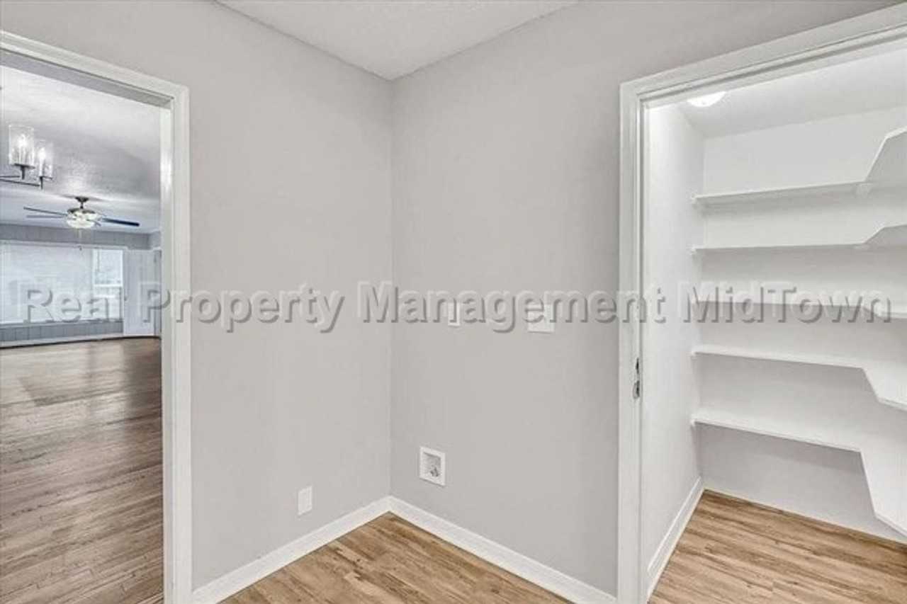 6400 Greenway Rd - Photo 6 of 40