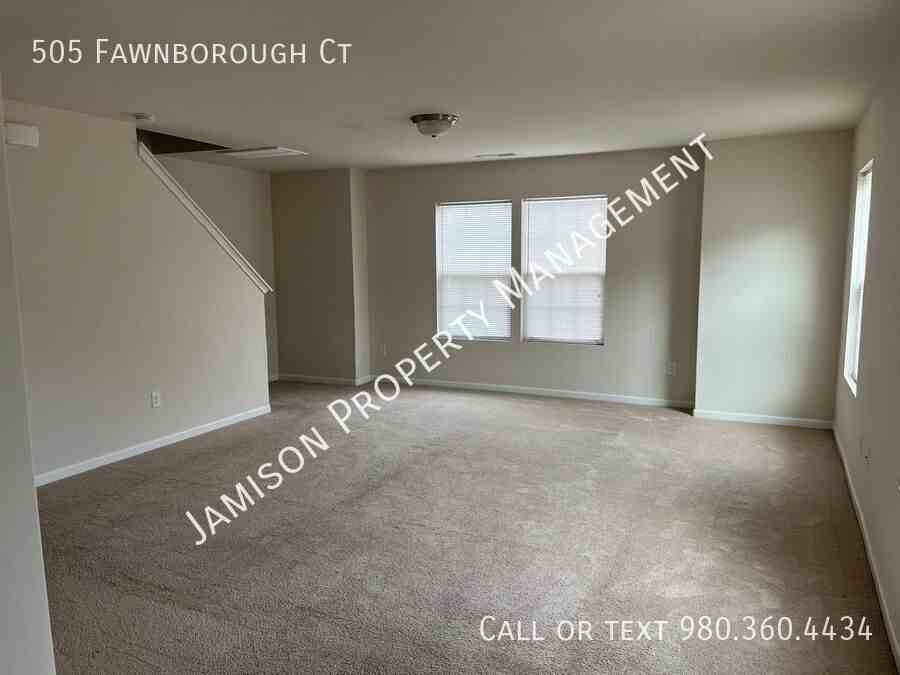 505 Fawnborough Ct - Photo 4 of 13