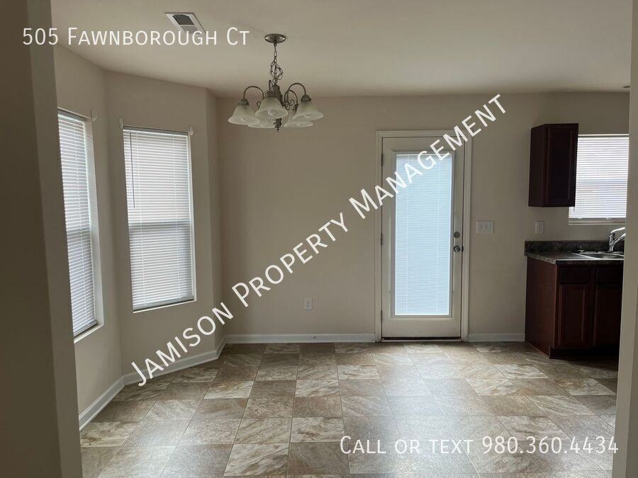 505 Fawnborough Ct - Photo 5 of 13