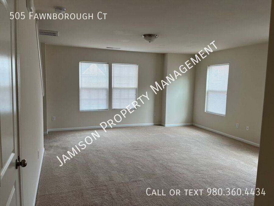 505 Fawnborough Ct - Photo 7 of 13