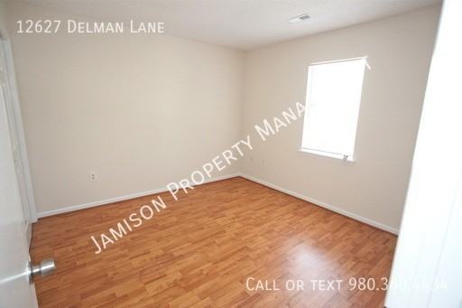 12627 Delman Ln - Photo 7 of 32