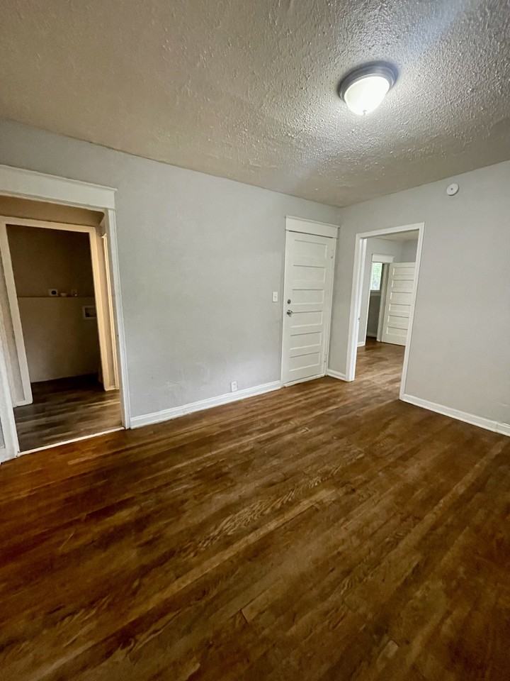 3921 Norledge Ave #3921-2E - Photo 4 of 13