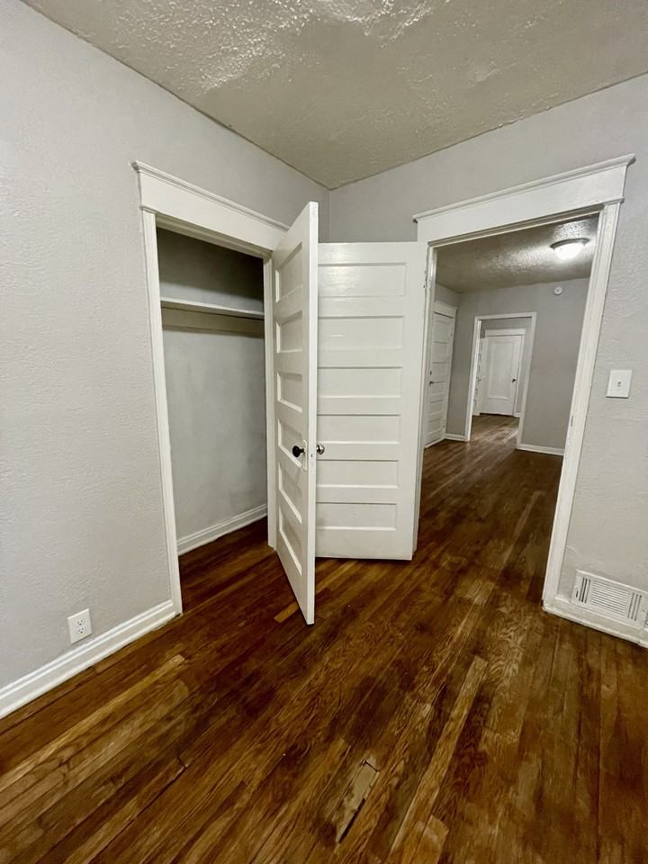 3921 Norledge Ave #3921-2E - Photo 6 of 13