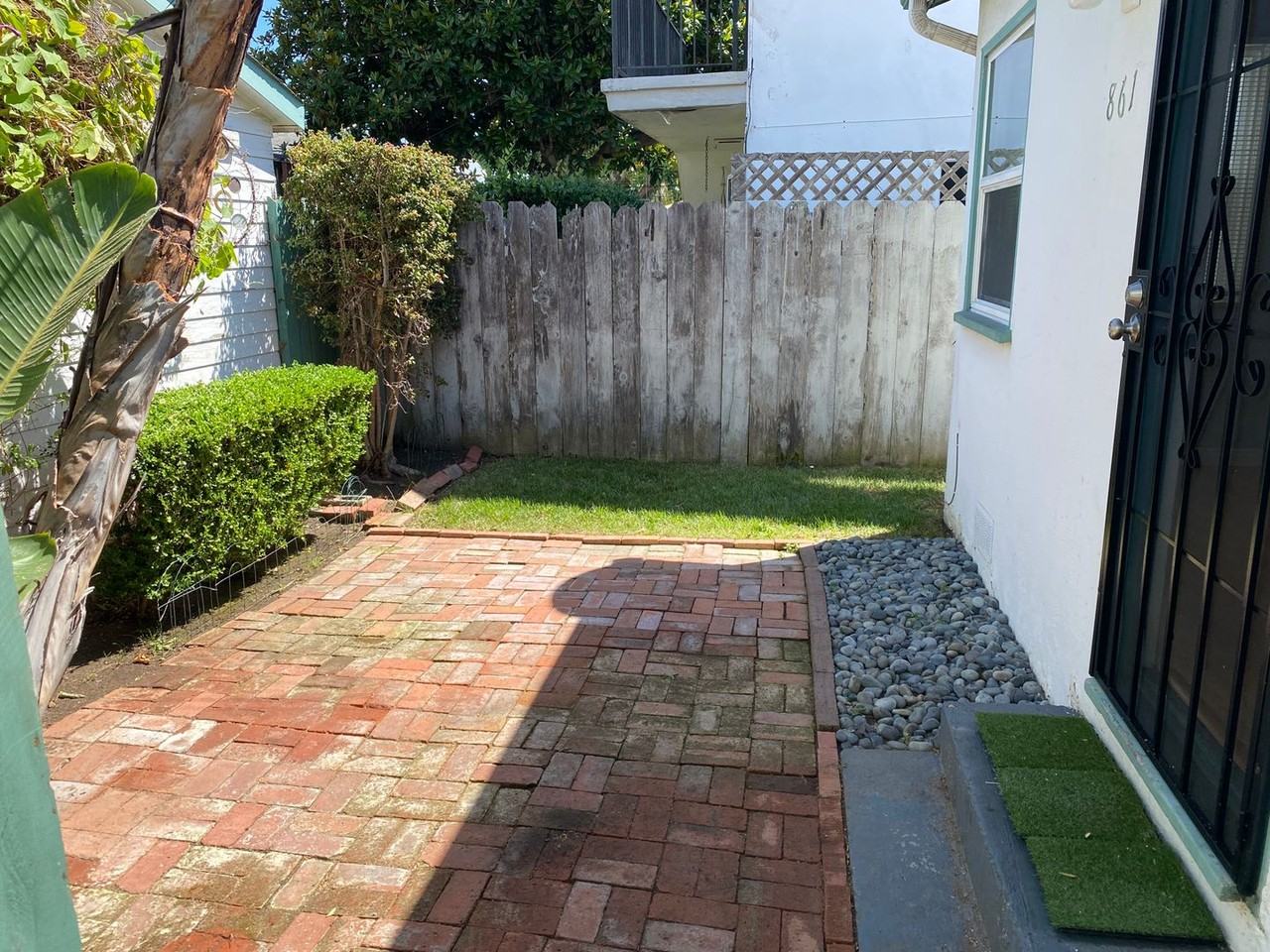 861 Missouri St - Photo 2 of 18