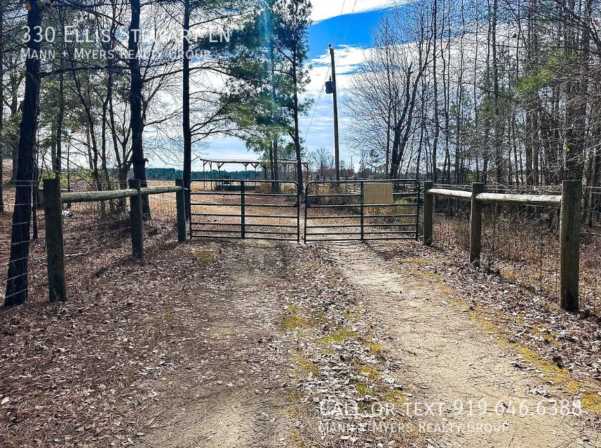 330 Ellis Stewart Ln - Photo 2 of 37