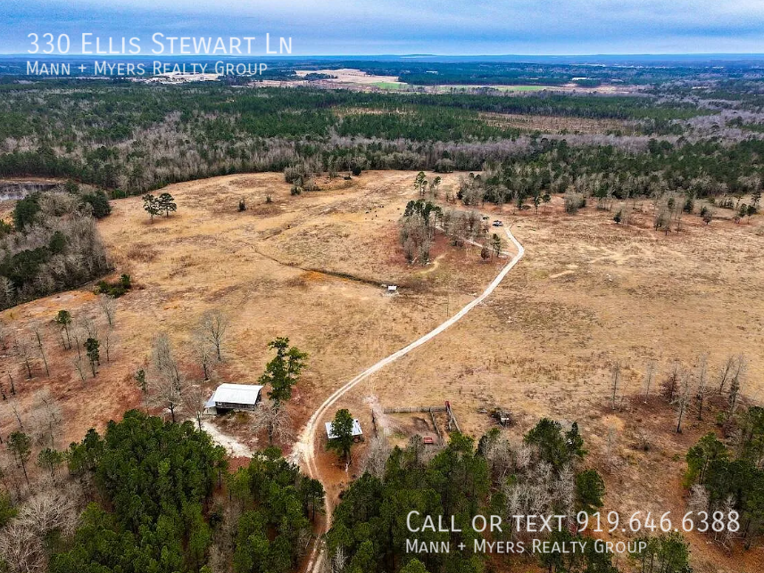 330 Ellis Stewart Ln - Photo 4 of 37
