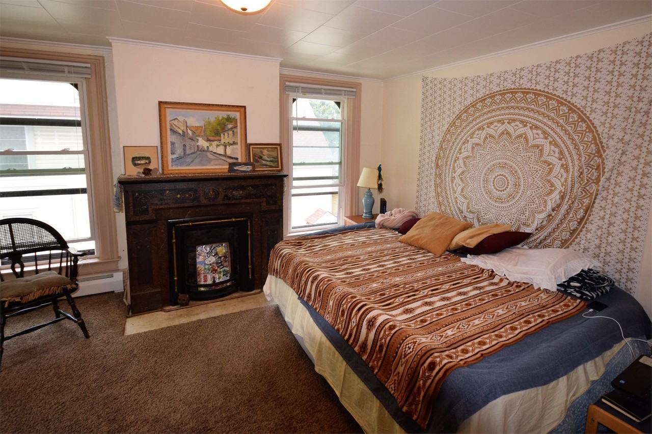 556 Jefferson St. - Photo 3 of 20