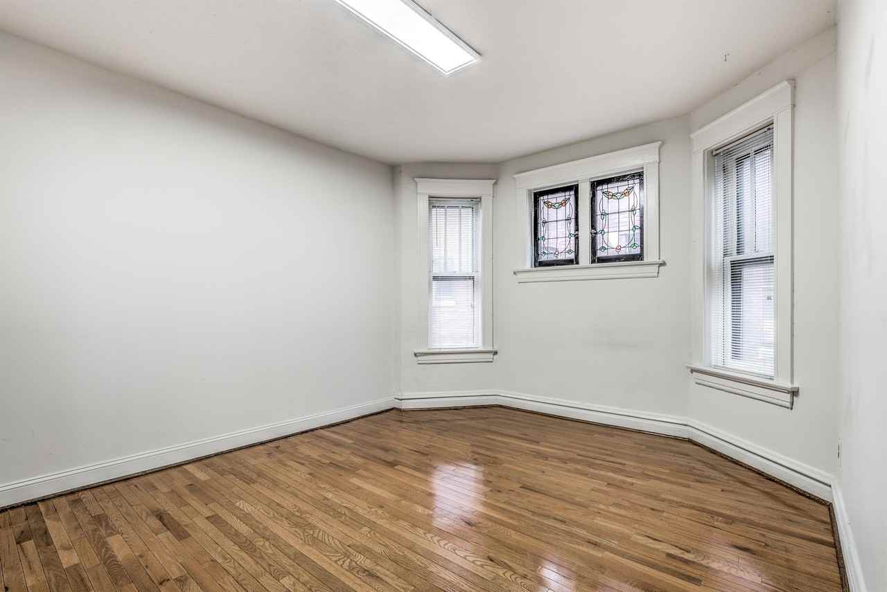 1722 Waverly Place - Photo 2 of 30