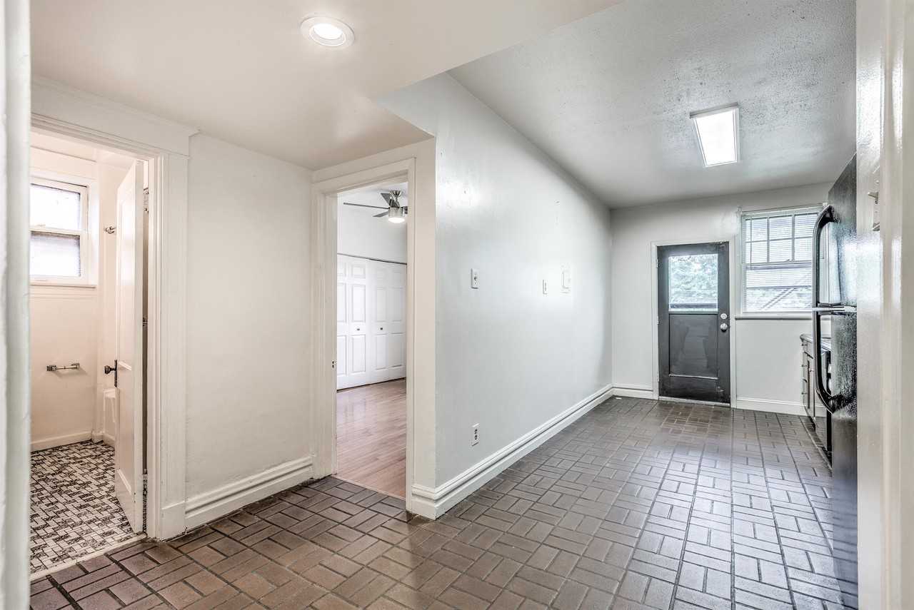 1722 Waverly Place - Photo 7 of 30