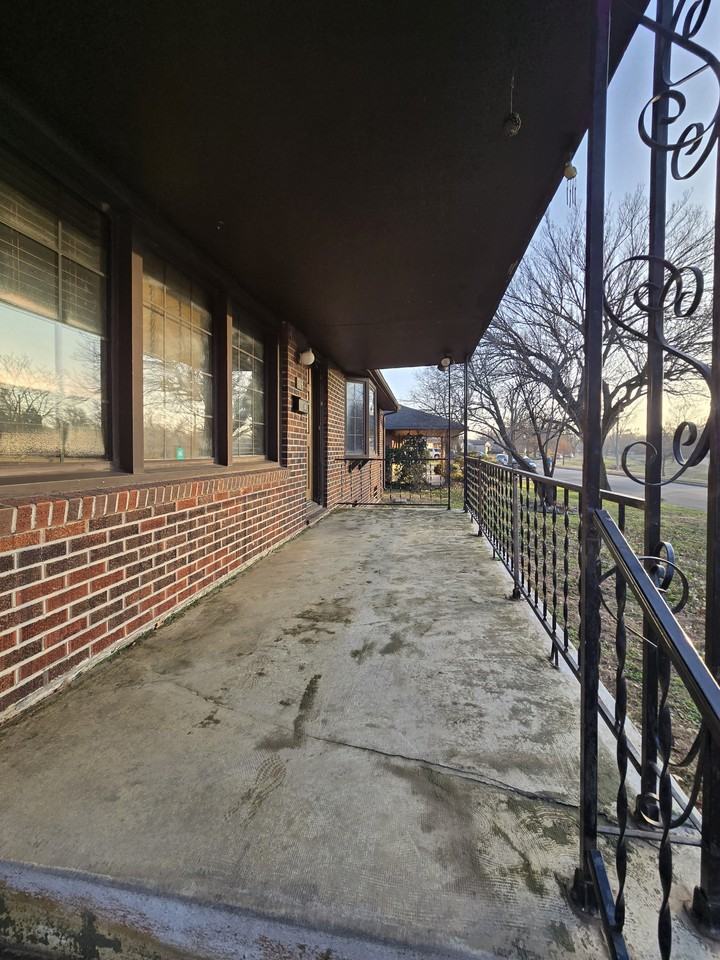 714 S Fabrique Dr #1 - Photo 4 of 43