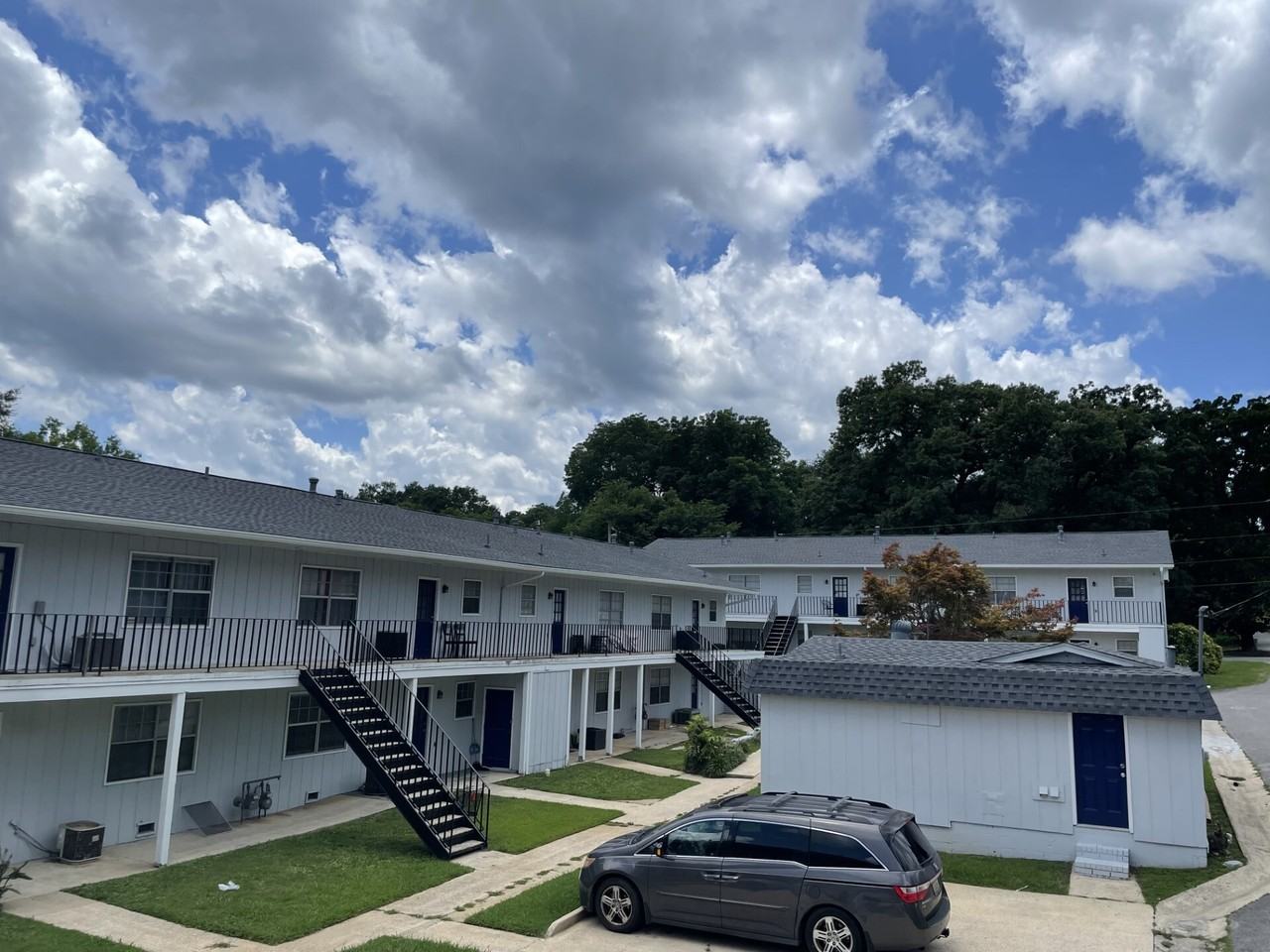 The Ashton Apts - Photo 4 of 5