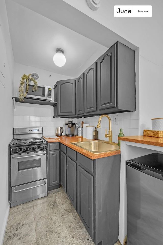 336 W 46th St #3R - Photo 4 of 10