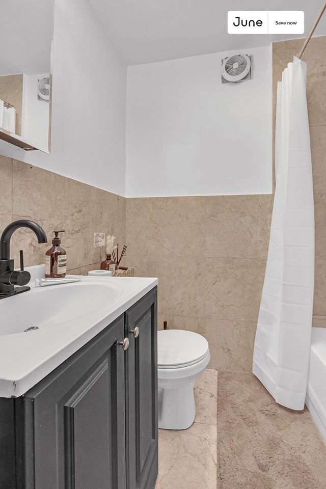 336 W 46th St #3R - Photo 5 of 10