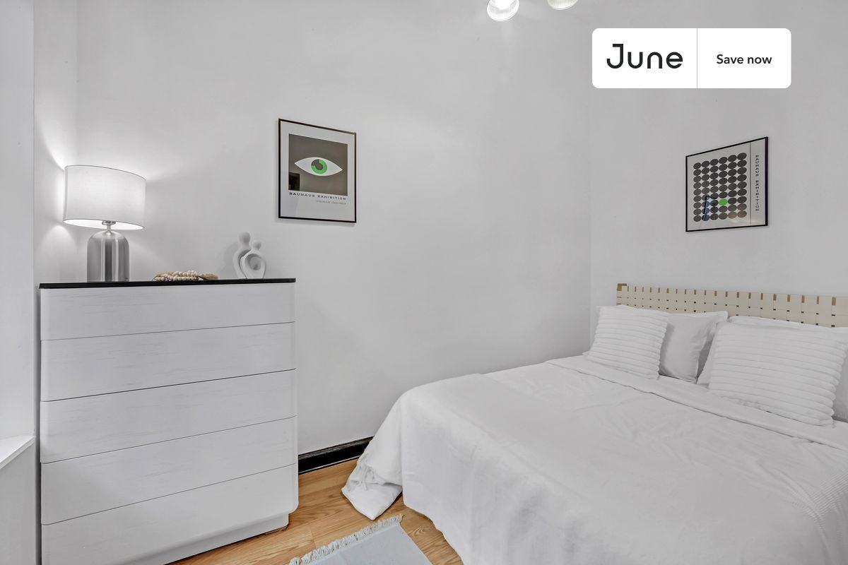 336 W 46th St #3R - Photo 6 of 10