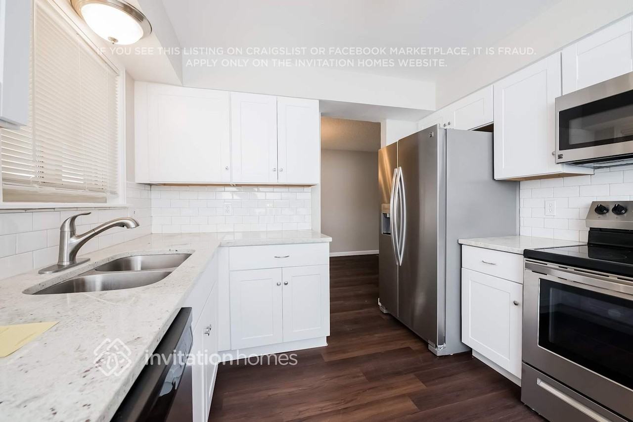 10976 Jay St - Photo 6 of 18