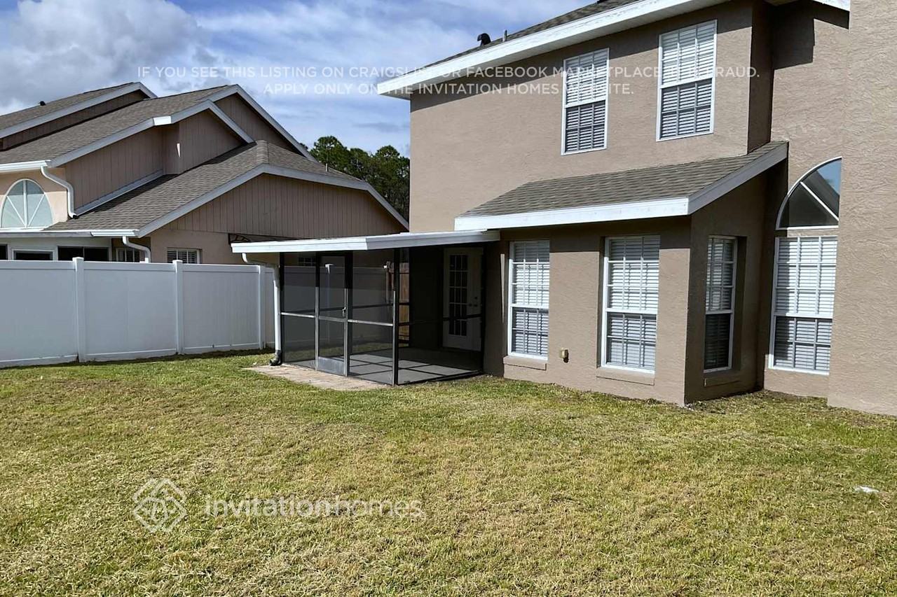 10592 Satinwood Cir - Photo 2 of 3