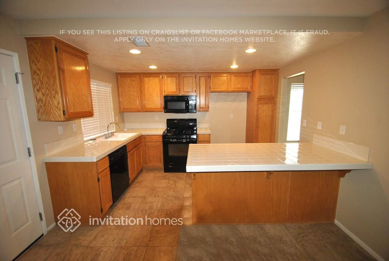 5059 Tamarron Ct - Photo 4 of 11