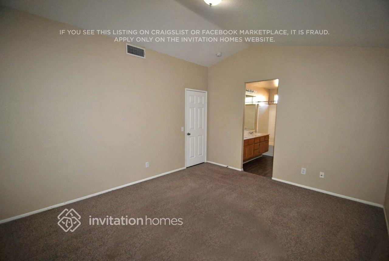 5059 Tamarron Ct - Photo 7 of 11