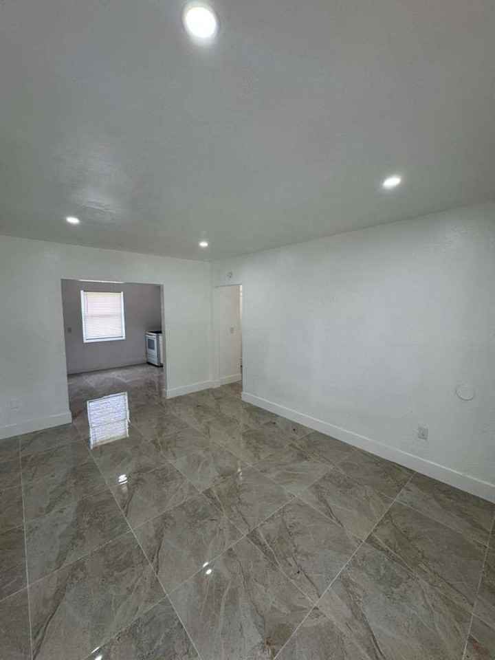 FLAMINGO GARDEN LLC - Photo 3 of 21