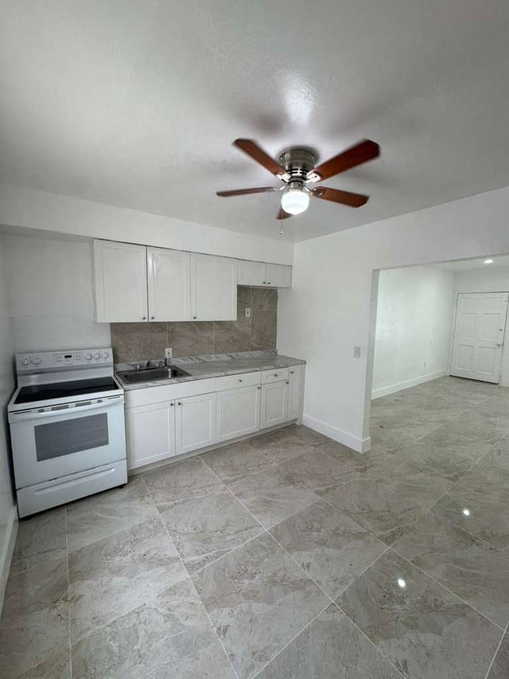 FLAMINGO GARDEN LLC - Photo 4 of 21