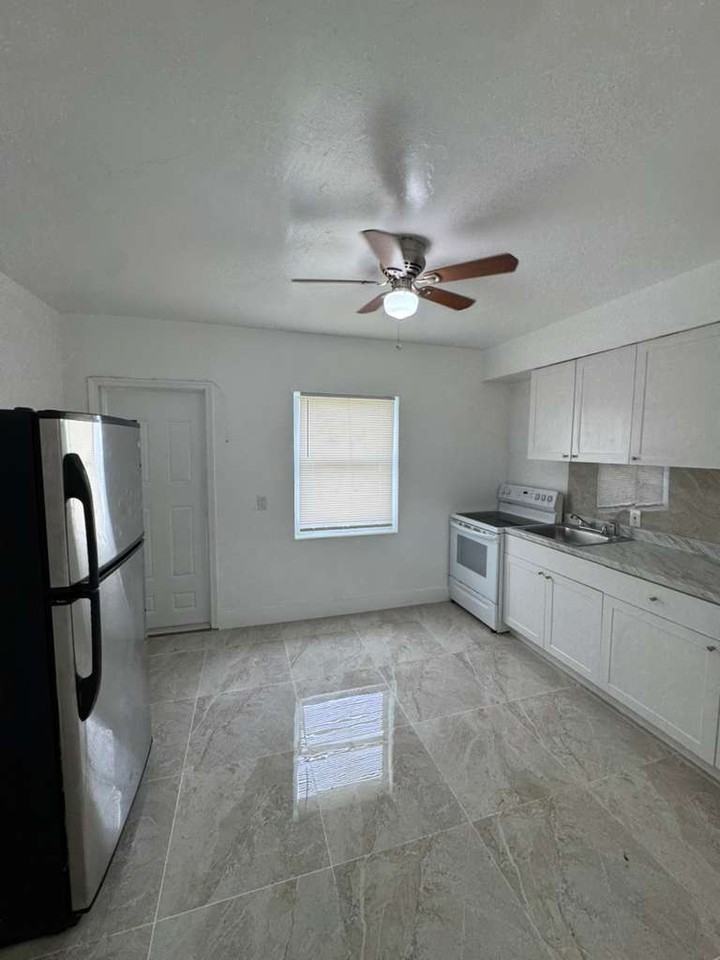 FLAMINGO GARDEN LLC - Photo 5 of 21