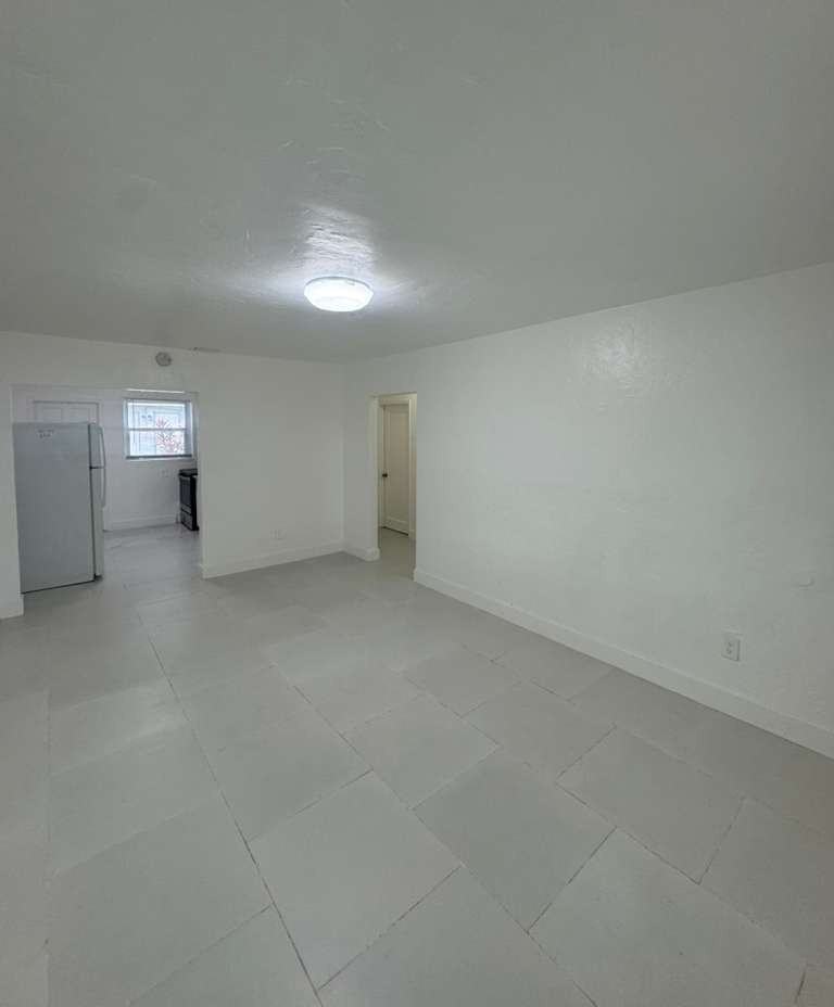 FLAMINGO GARDEN LLC - Photo 3 of 11