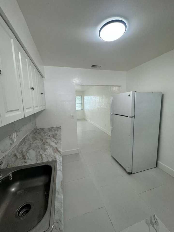 FLAMINGO GARDEN LLC - Photo 4 of 11