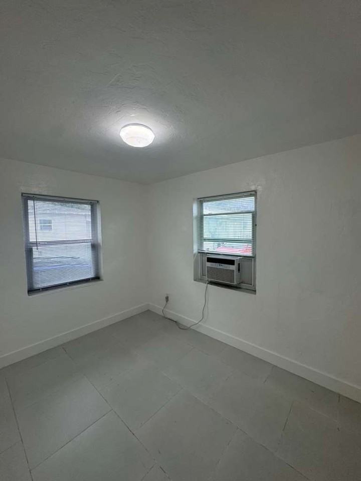 FLAMINGO GARDEN LLC - Photo 6 of 11