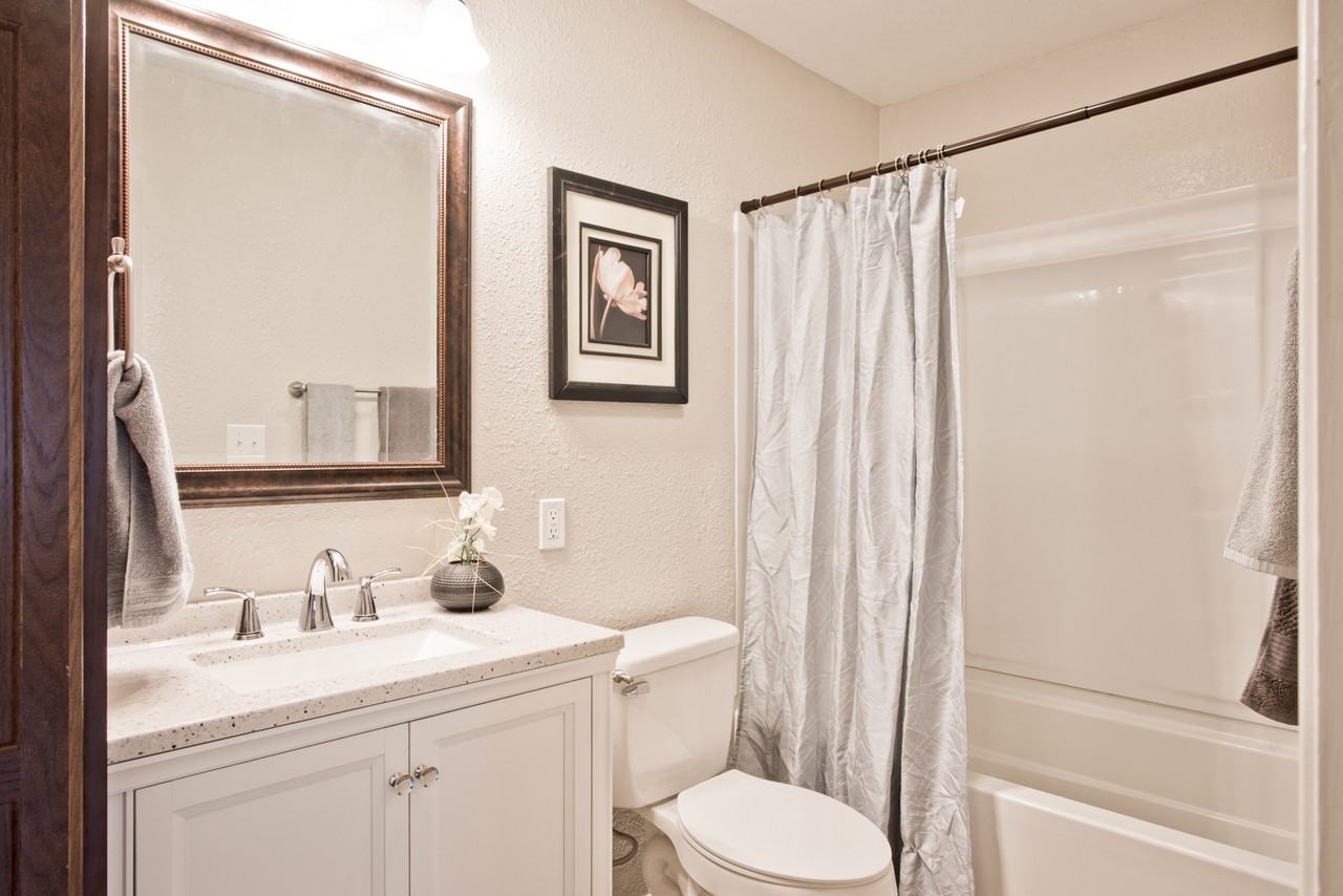 The Oaks of Victoria - Photo 4 of 4